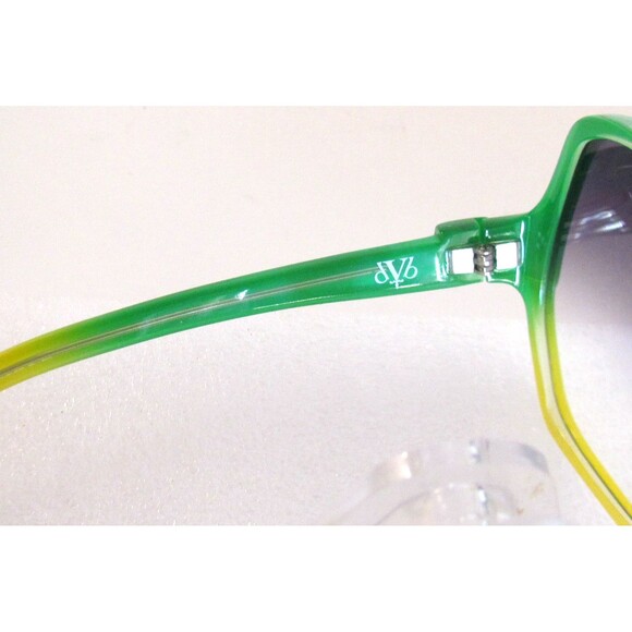 DVB VICTORIA BECKHAM GREEN/LIME OVERSIZE SUNGLASSES